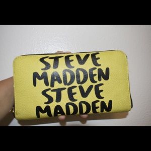 Steve Madden - black and yellow wallet
